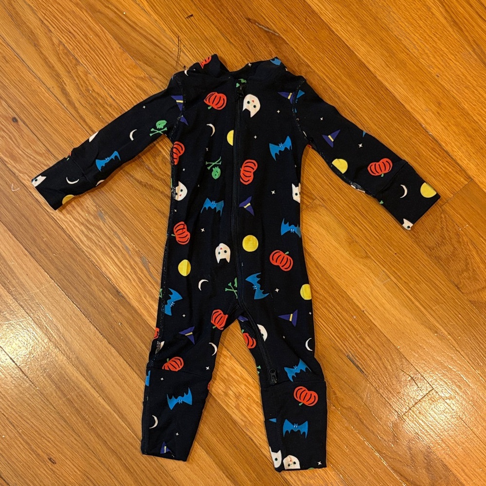Hanna Andersson Black Halloween Footie 0-3 months